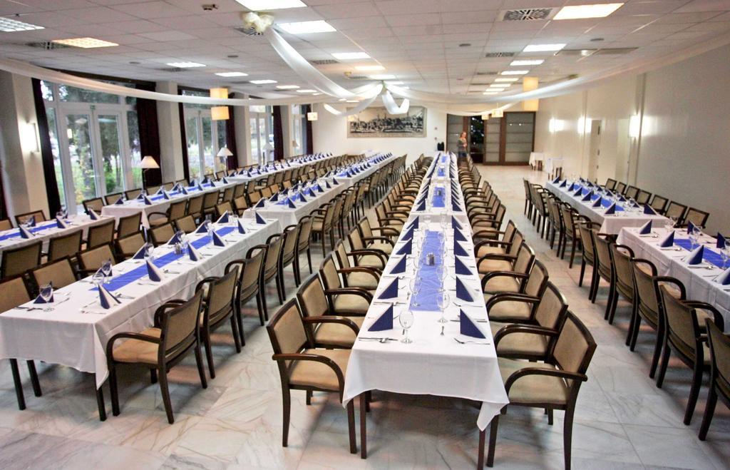 Hotel Claudius Szombathely Ngoại thất bức ảnh