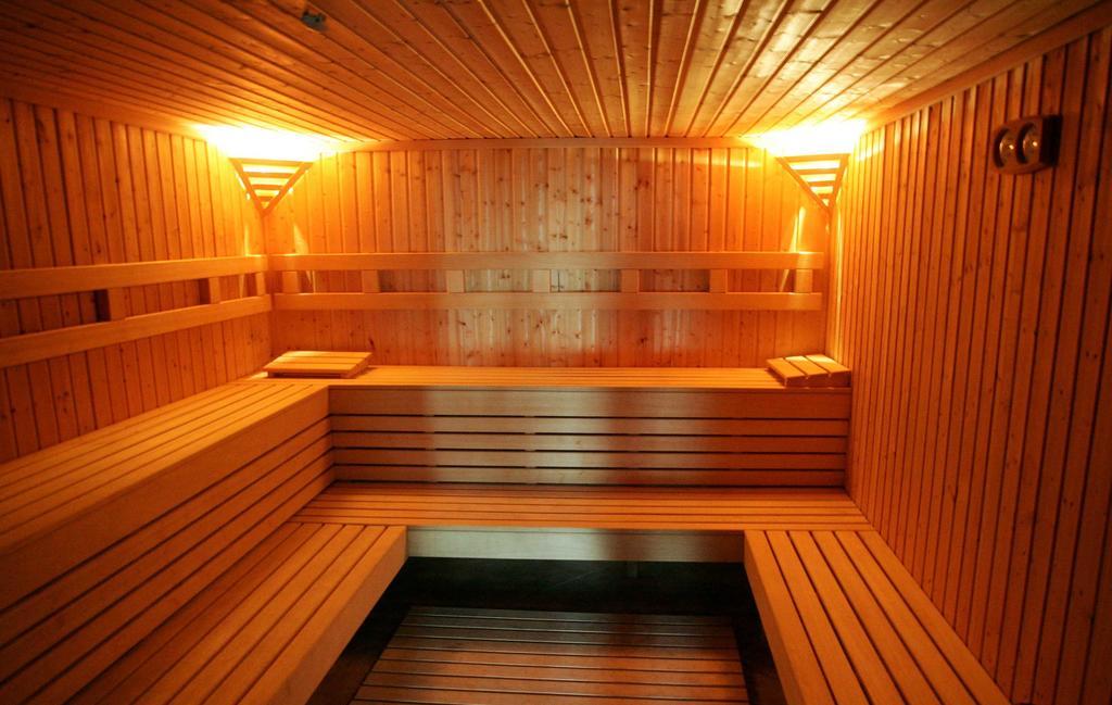 Hotel Claudius Szombathely Ngoại thất bức ảnh