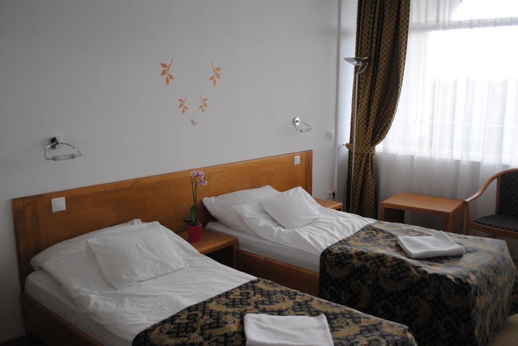 Hotel Claudius Szombathely Ngoại thất bức ảnh