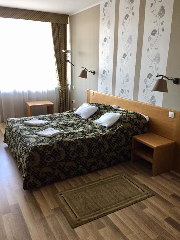 Hotel Claudius Szombathely Ngoại thất bức ảnh