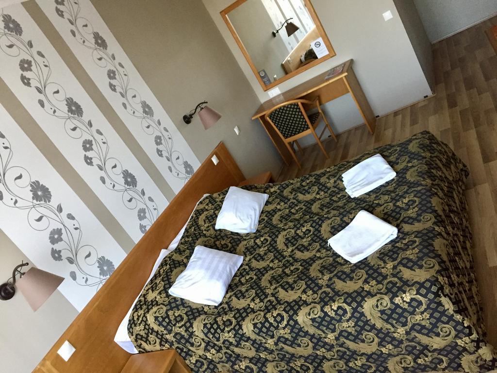 Hotel Claudius Szombathely Ngoại thất bức ảnh